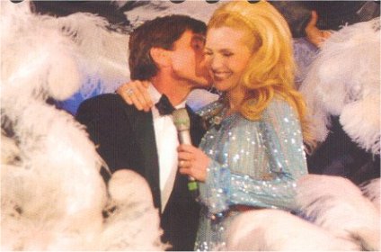 Lorella Cuccarini Gianni Morandi - Uno di noi 2002/03 - Uno di noi sigla