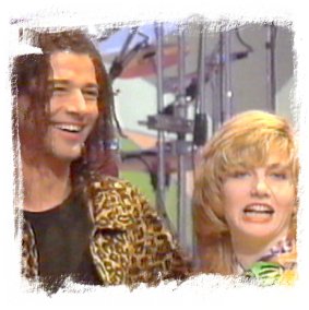 Lorella e Marco nella band di Buona Domenica 1991/92